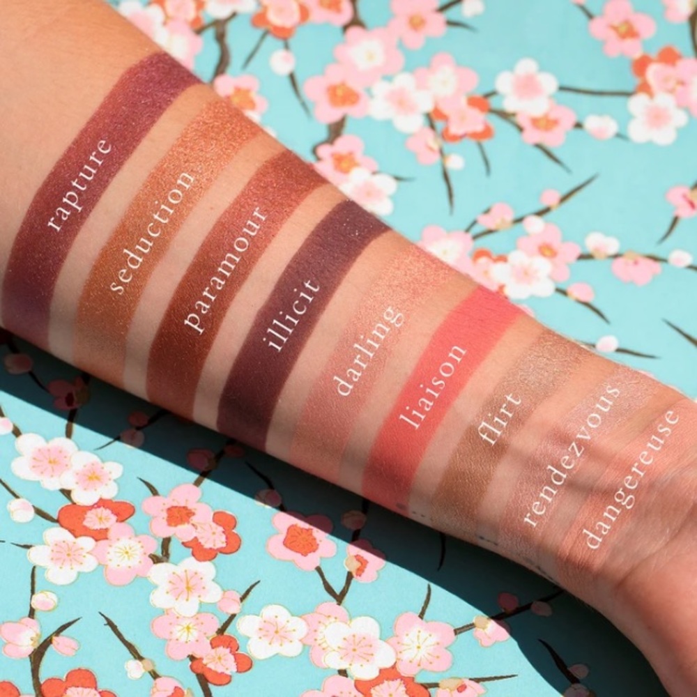 🎉HP!🎉 NIB Viseart Paris Tryst Eyeshadow Palette - Picture 10 of 10